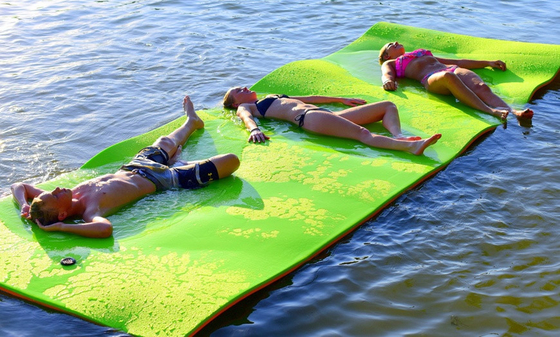 Custom Color Size Foam Floating Mat , Water Float Mat Multi Layers For Giant Pool