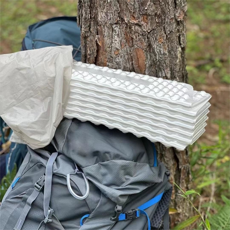 199g Weight Closed Cell Foam Sleeping Mat Concave Convex Plump Egg For Field Trip
